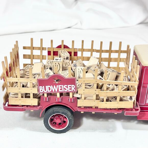 Danbury Mint 1933 Budweiser Delivery Truck 1/24 Scale Beer Crates Diecast 1997 - Picture 13 of 16
